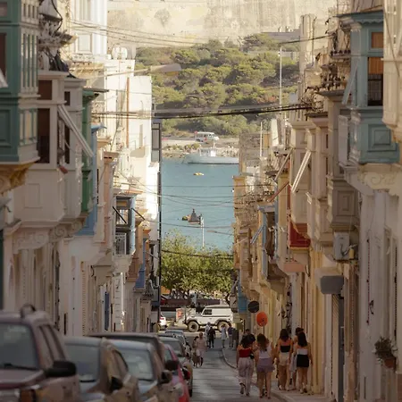 Apartament 3br Apt With Breathtaking Views Of Valletta By 360 Estates
