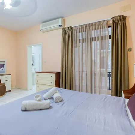 Apartment 3br Apt With Breathtaking Views Of Valletta By 360 Estates