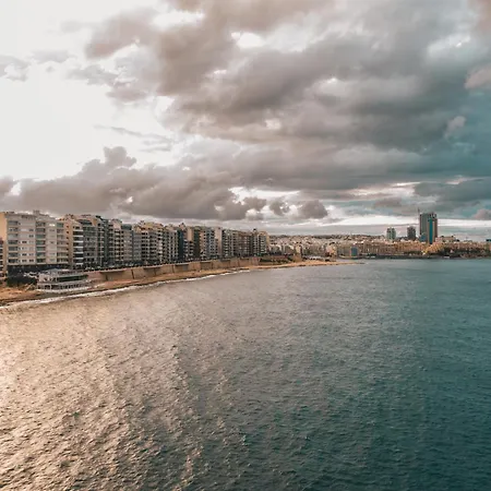 3br Apt With Breathtaking Views Of Valletta By 360 Estates *