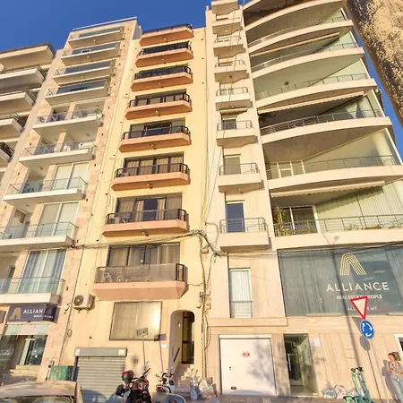 Apartment 3br Apt With Breathtaking Views Of Valletta By 360 Estates